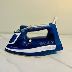 Black+Decker Blue Evensteam Iron